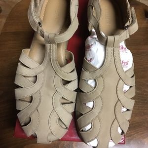 BeautiFeel Fisherman Sandals in Taupe Nubuck